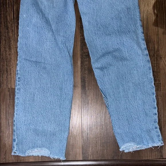 Abercrombie Cropped Light Blue Straight Leg Jeans - Picture 5 of 9